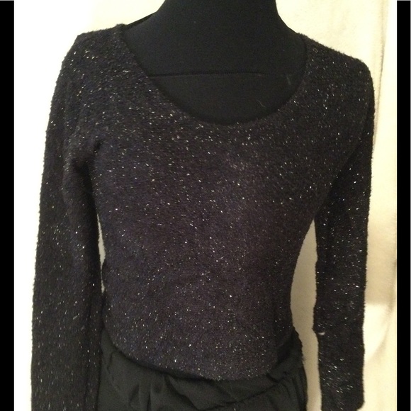 🎁FREE WITH ANY PURCHASE TOTALLING $125 OR MORE🎁SPARKLY TOP - Picture 2 of 3